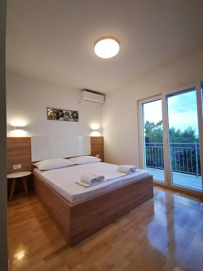 Apartments And Rooms Kod Mate Tribanj-Kruscica